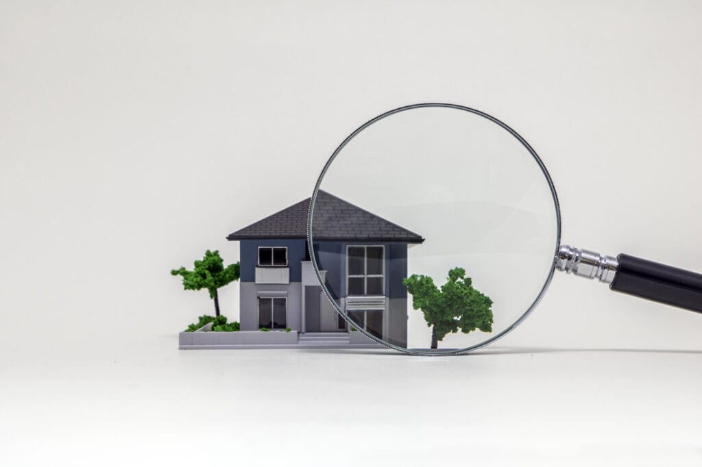 What Do Insurance Companies Look For In A 4 Point Inspection Report?